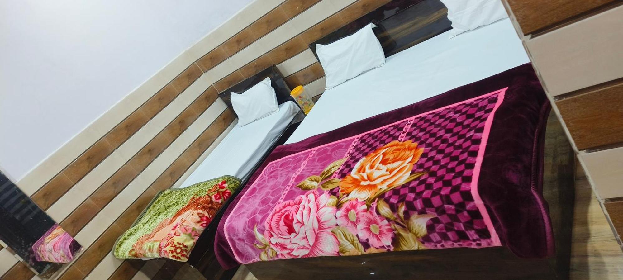 Hotel K.D.Dham Near Prem Mandir1 Vrindāvan Esterno foto