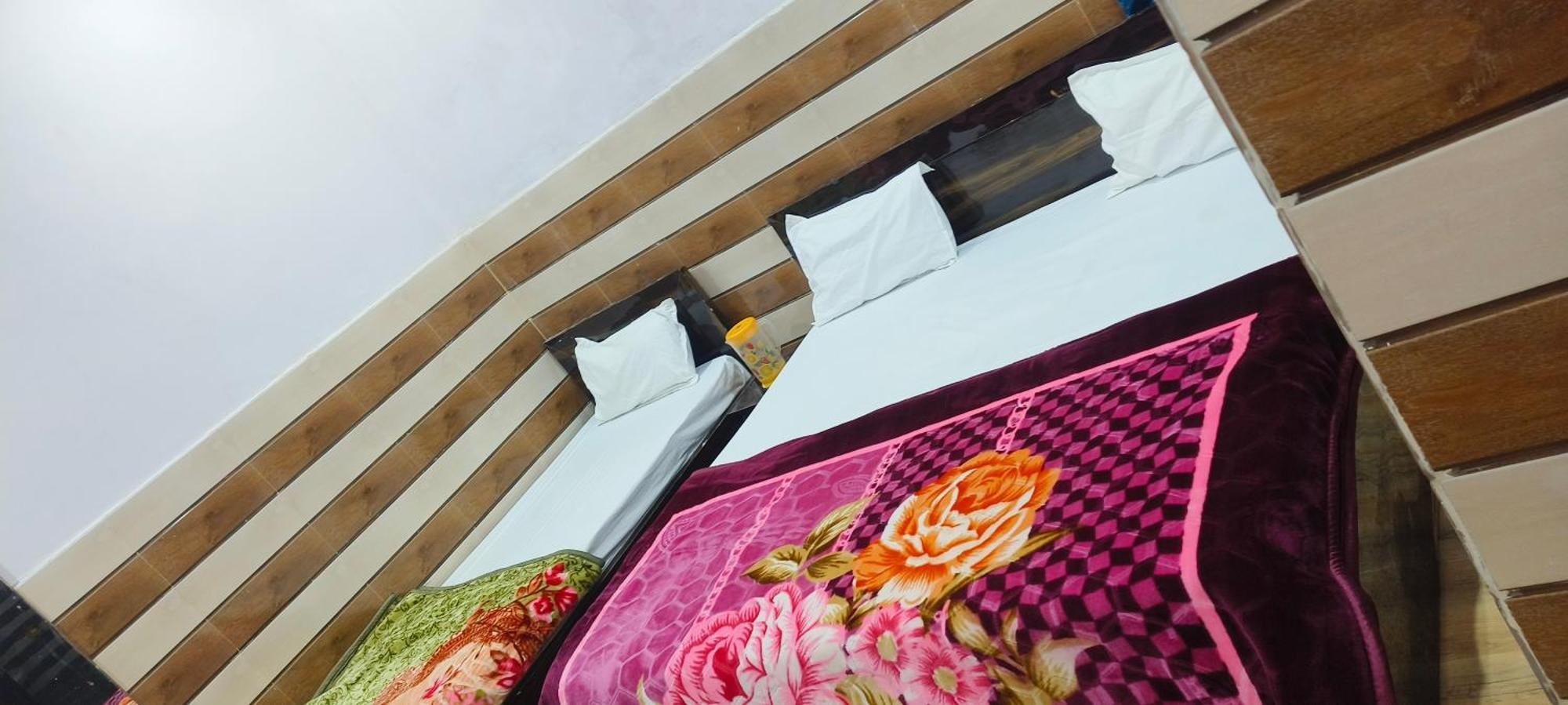 Hotel K.D.Dham Near Prem Mandir1 Vrindāvan Esterno foto