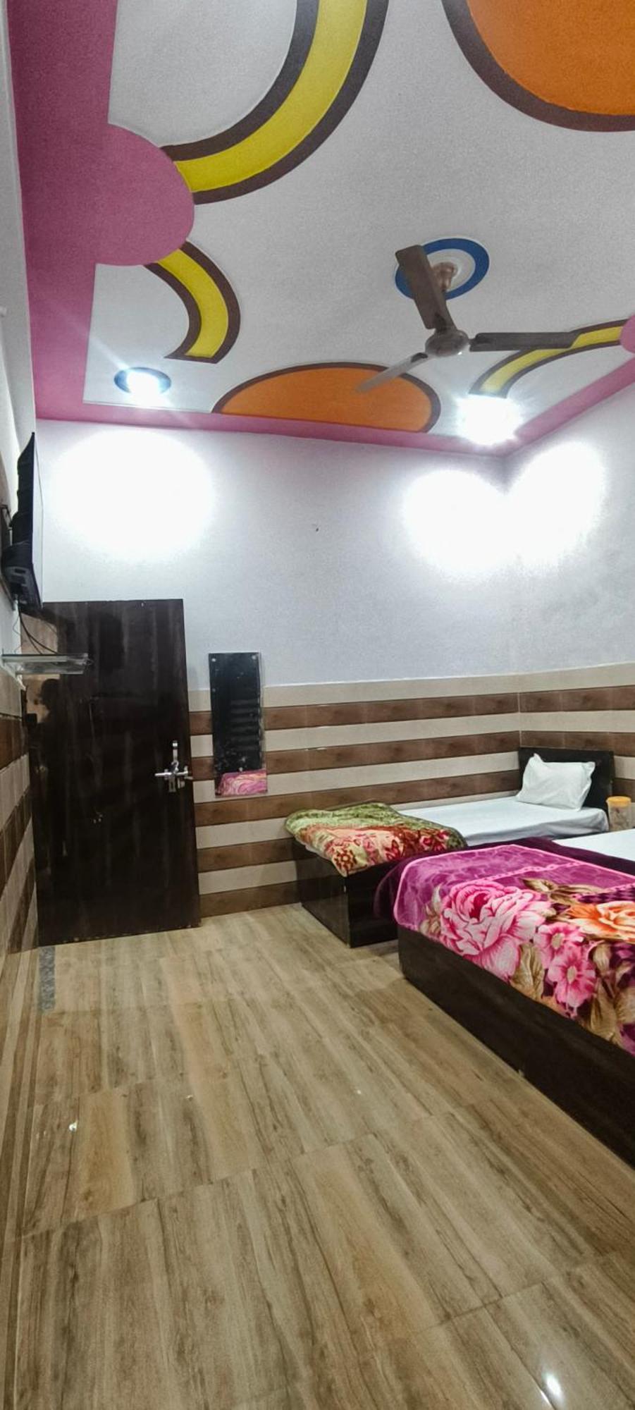Hotel K.D.Dham Near Prem Mandir1 Vrindāvan Esterno foto